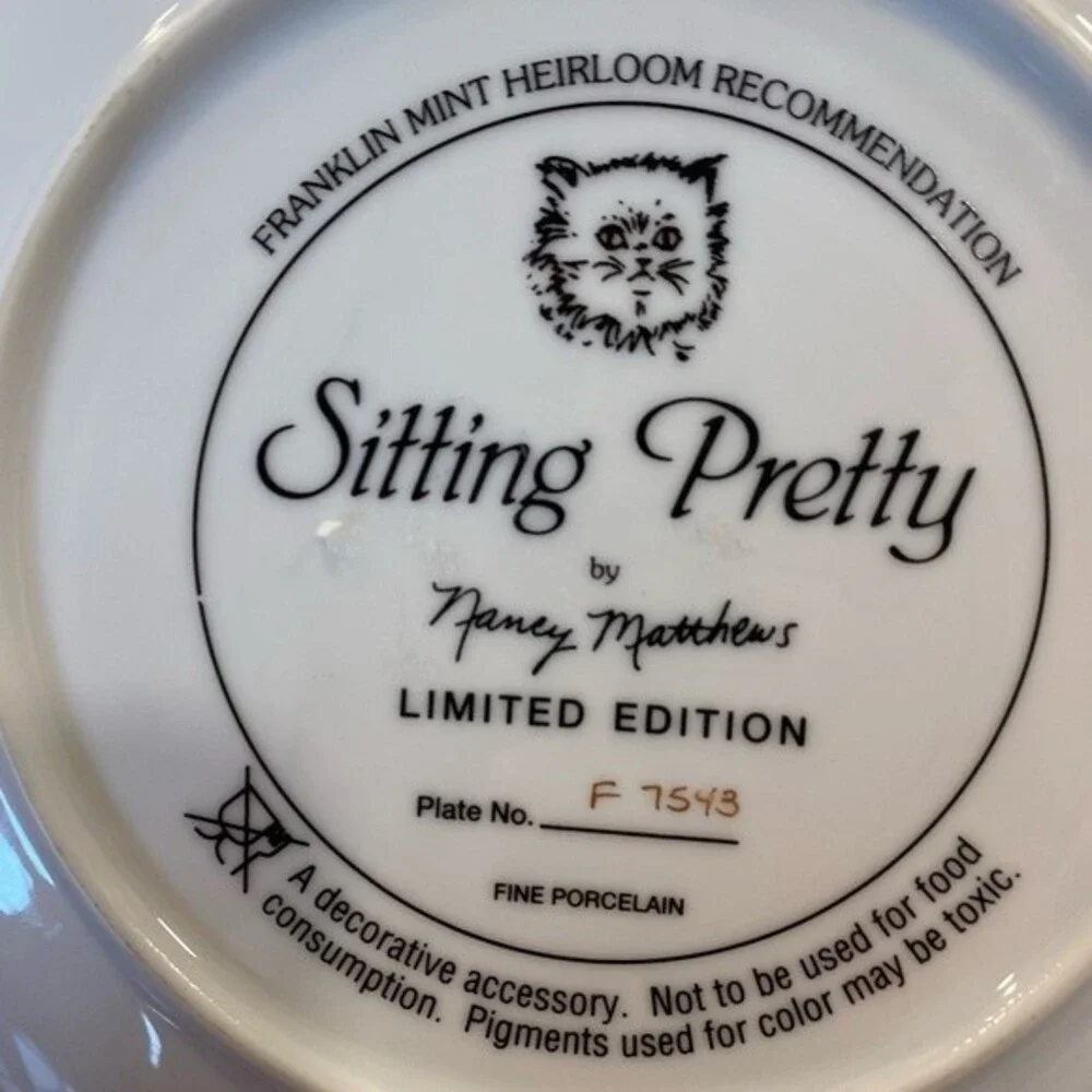 Sitting pretty by Nancy Matthews 8” Collectors Plate #F7545